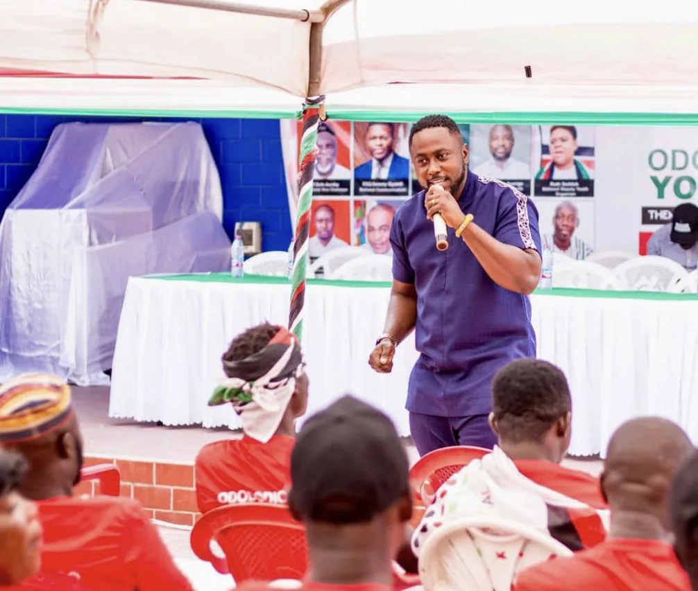 Edwin Elikem Amenyeawu addressing the Odododiodioo Constituency Youth Wing general meeting